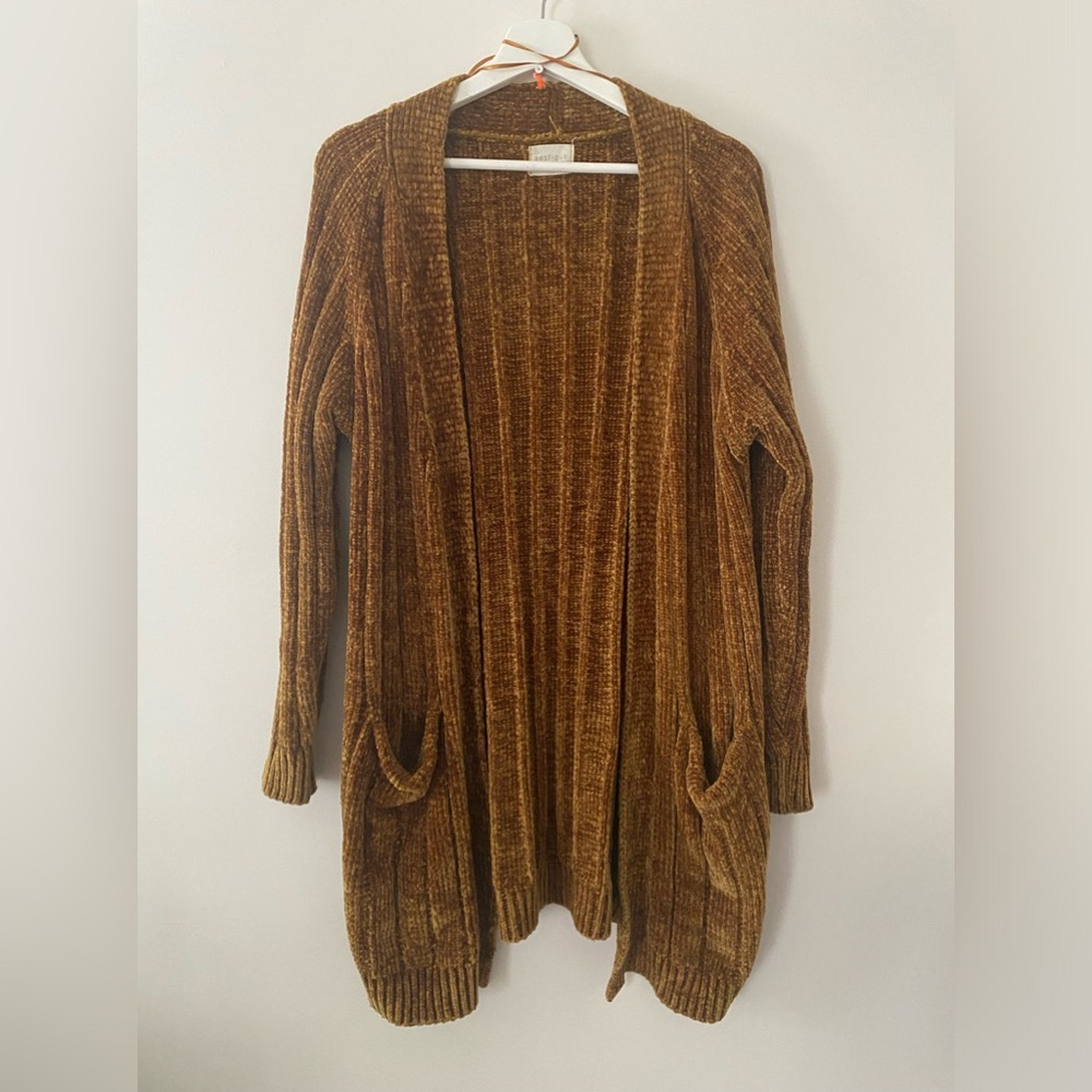 Vestíque oversized golden mustard cardigan in excellent condition s/m